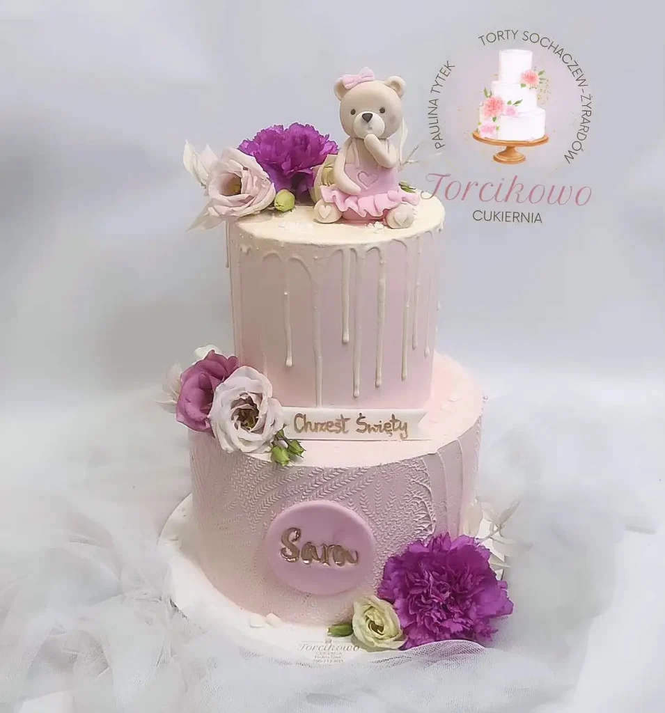 Personalizowany tort na chrzest o eleganckim i harmonijnym wyglądzie – Torcikowo u Pauliny.