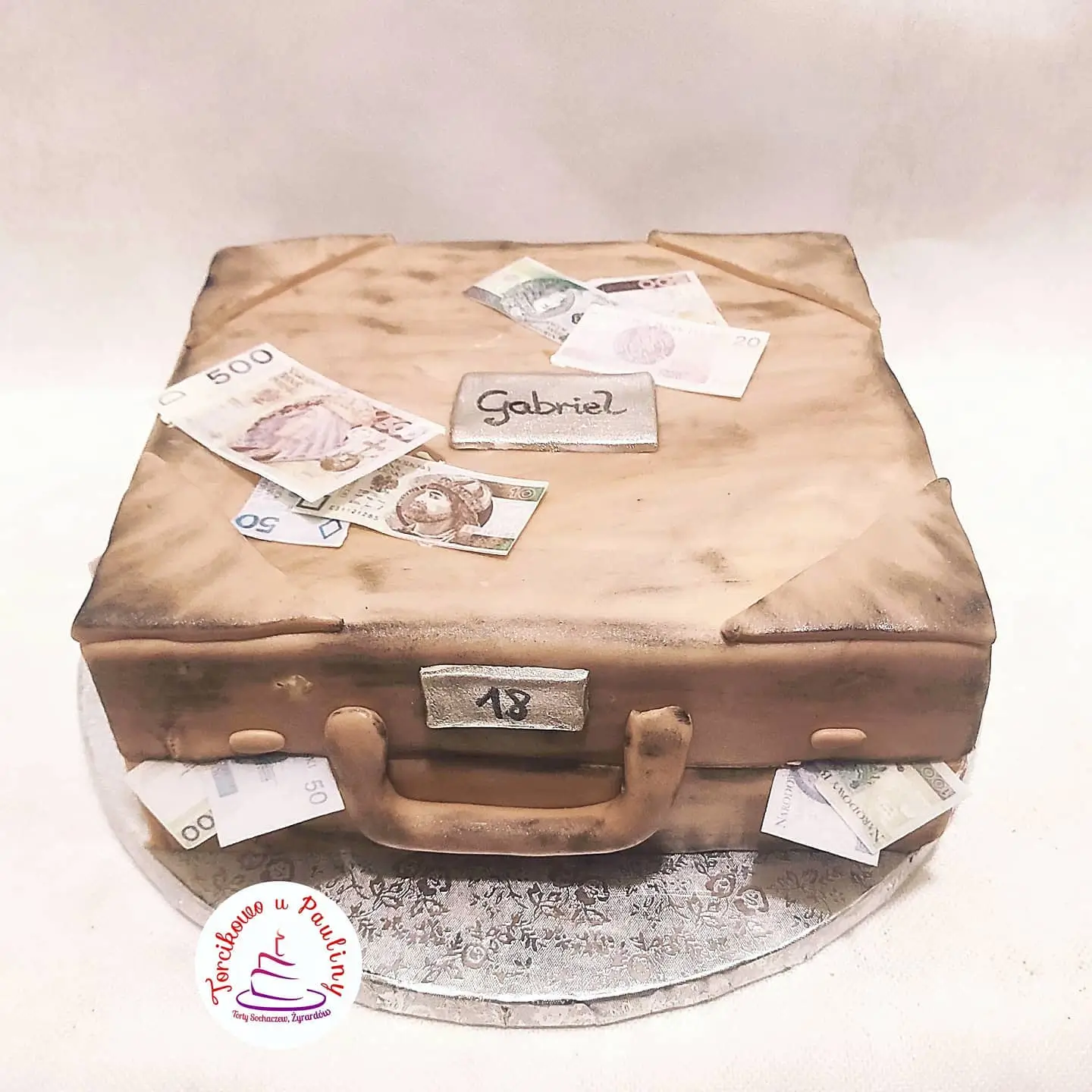 tort artystyczny walizka z pieniędzmi torcikowo u Pauliny