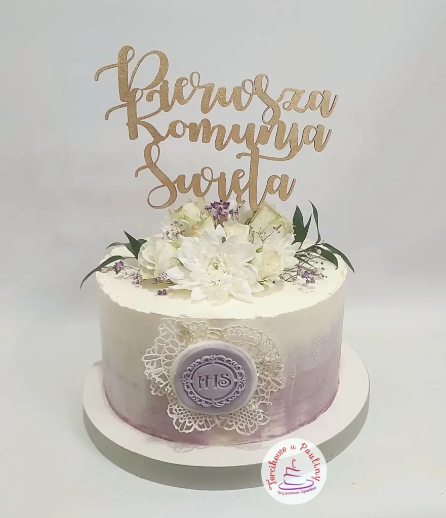 cennik tortów okolicznościowych a w tle tort na komunie